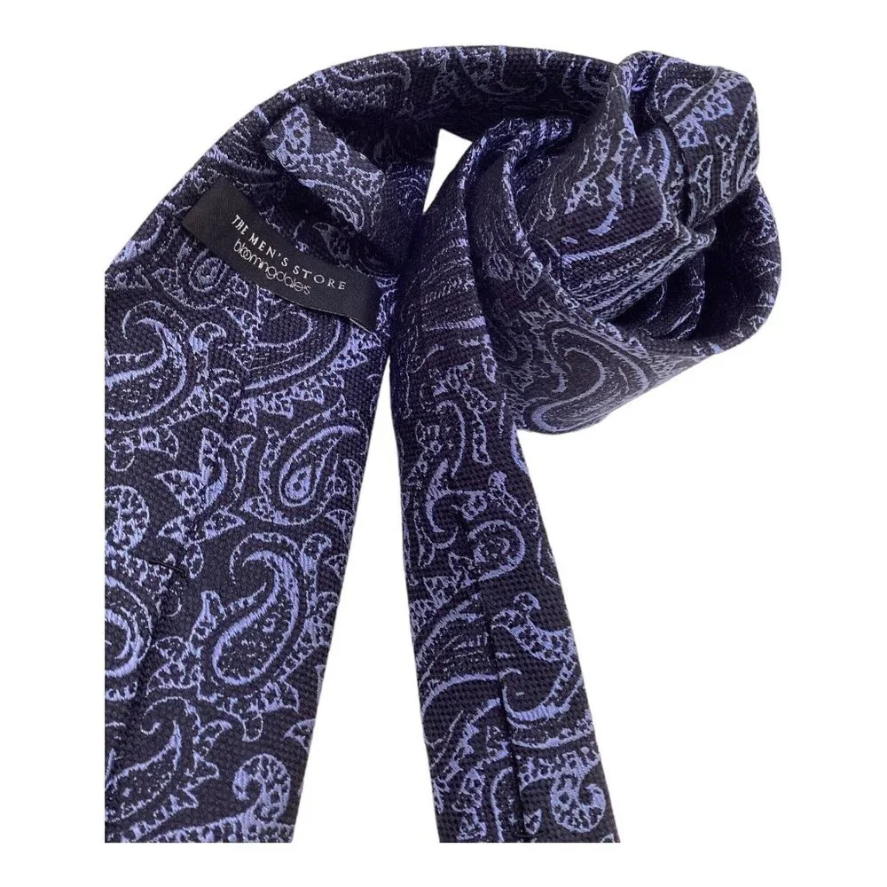 THE MEN'S STORE BLOOMINGDALE'S Blue Purple Paisley Silk Blend Tie 59